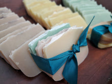 Load image into Gallery viewer, Sample Ends Resiste, Confía, Sonríe